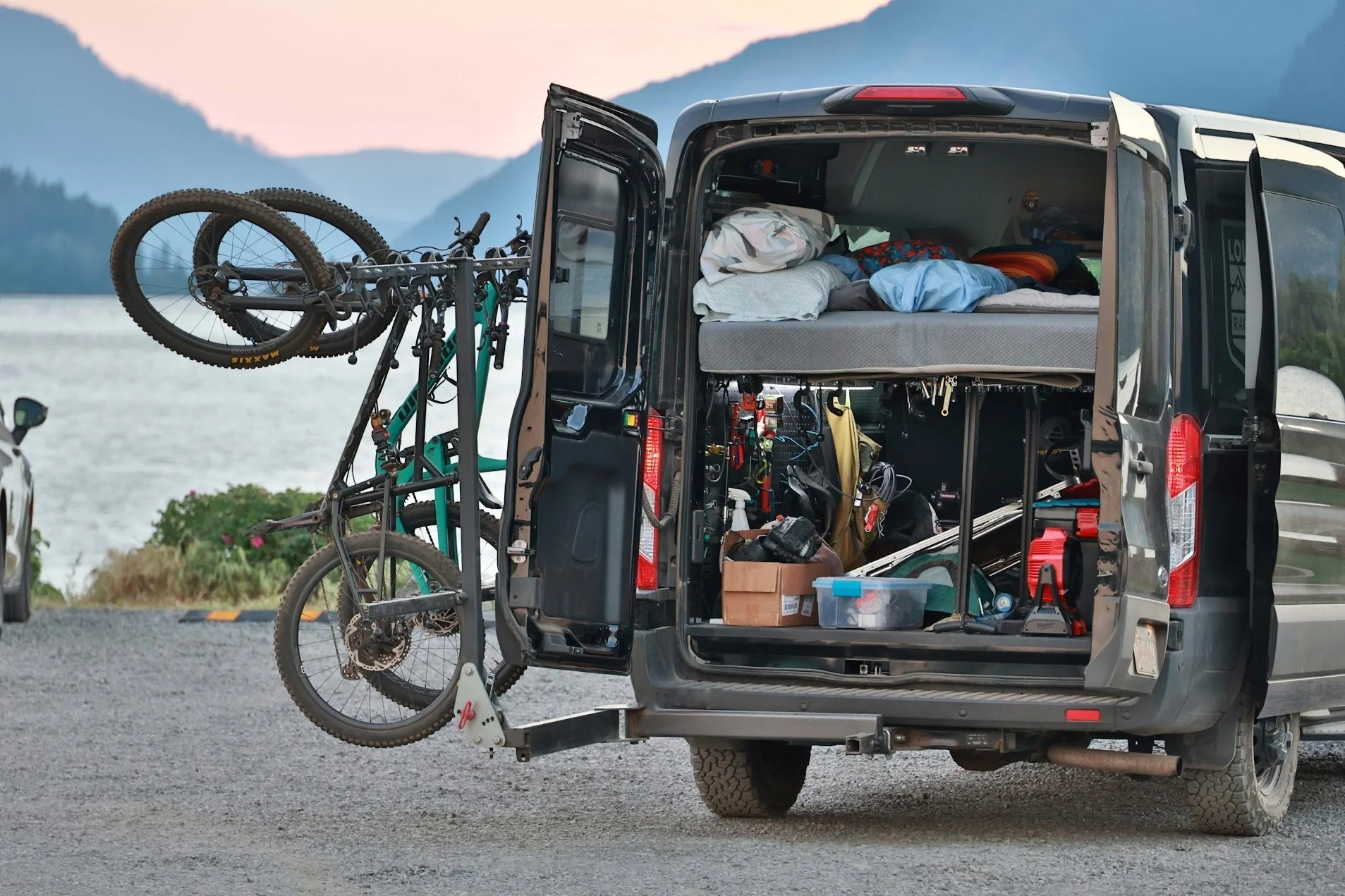 Boss Swingout and 6 bike rack System - Image 3