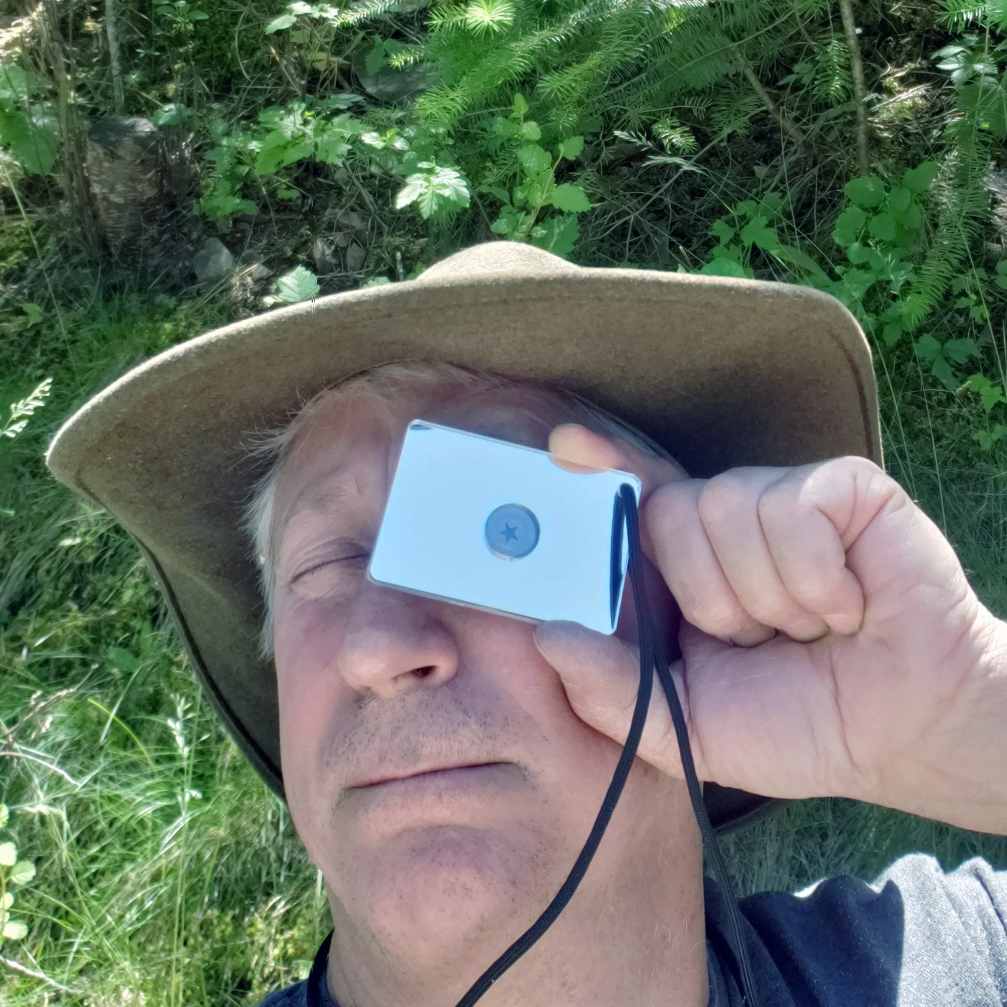 Emergency Signaling Mirror with Targeting Star for Hiking, Backpacking, Kayaking, Boating - Image 2