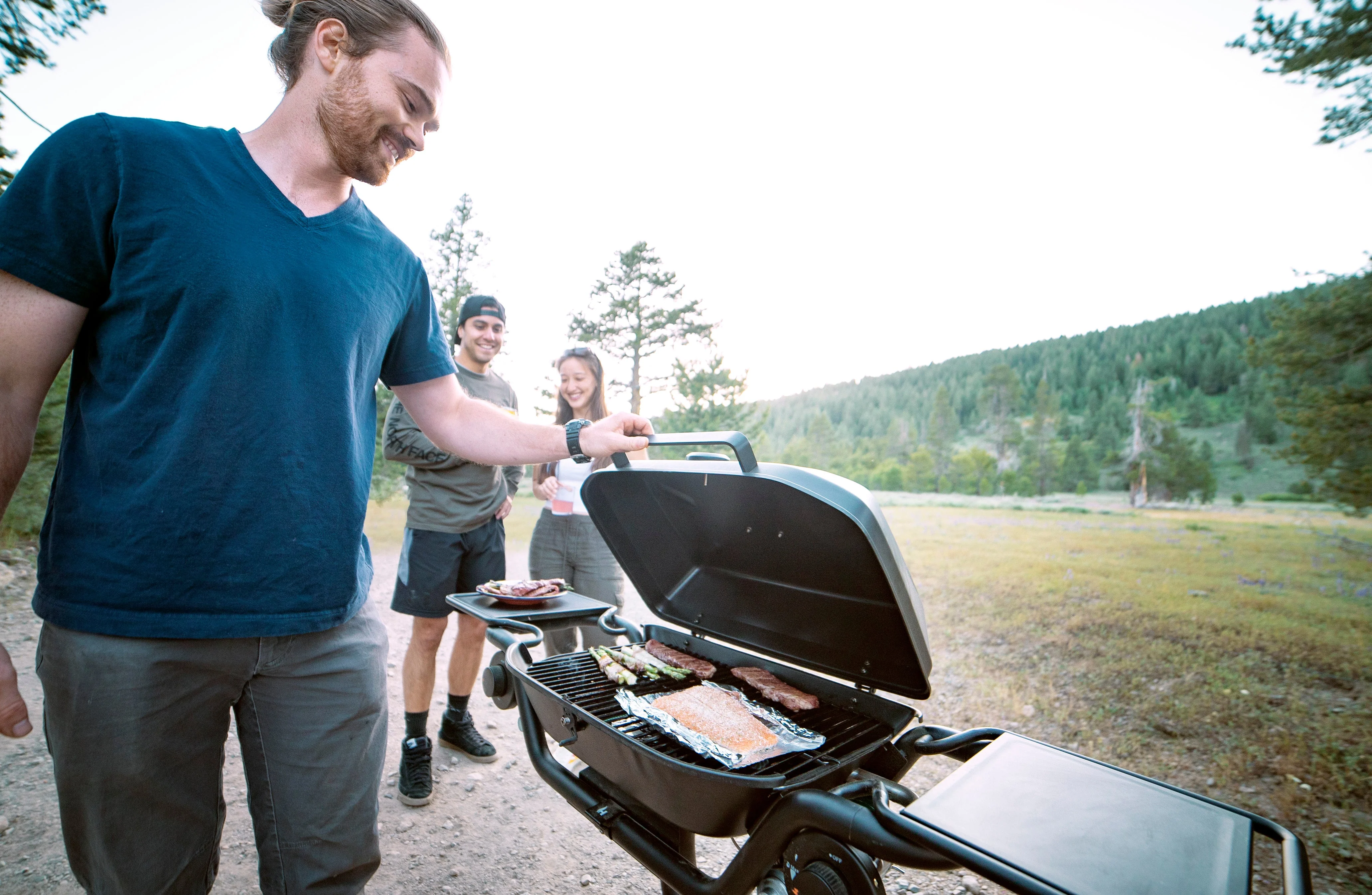 Forge 15 Hitch Mounted Propane Grill - Image 5