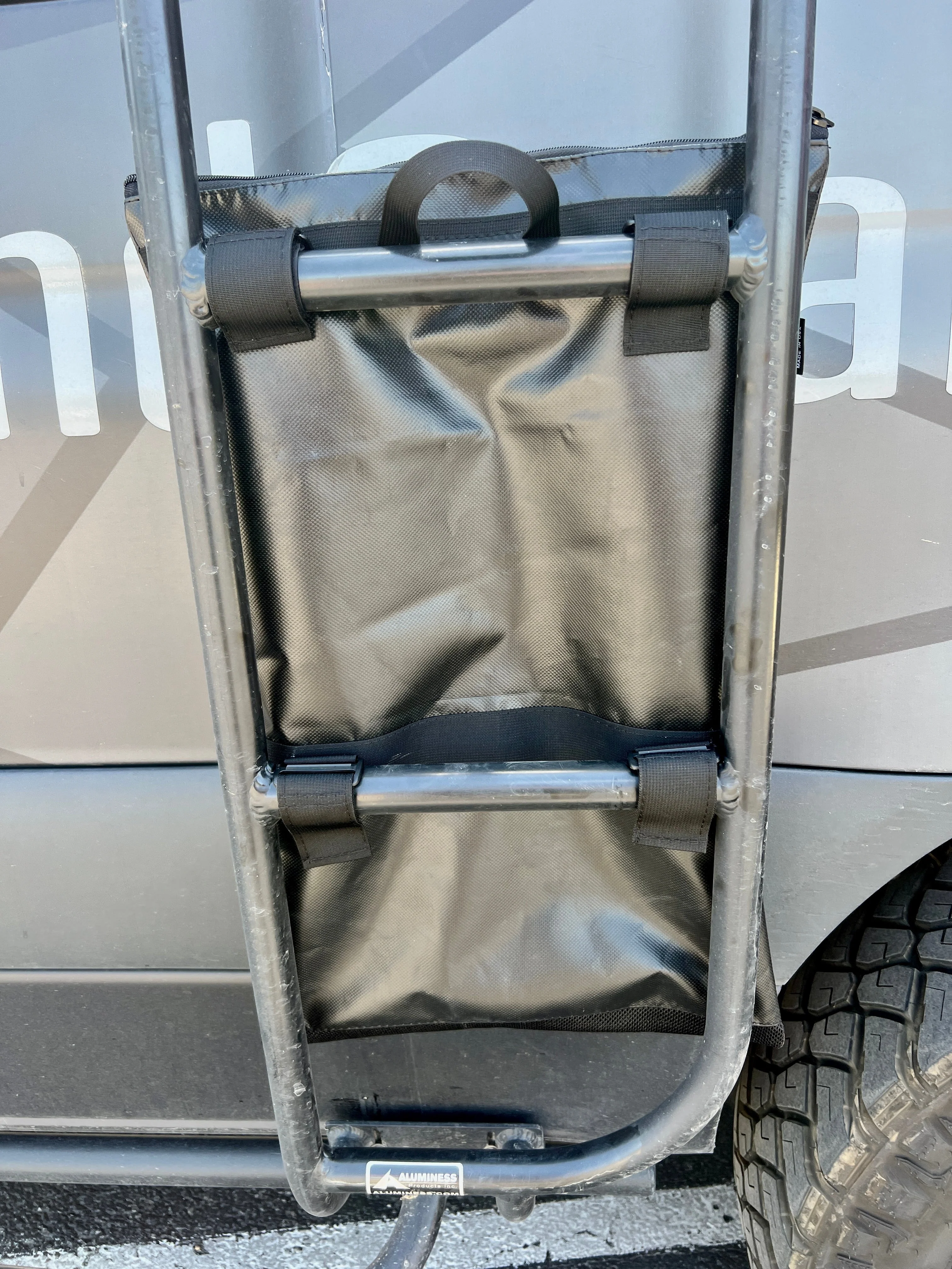 INEOS Grenadier Ladder Trash Bag - 24 inch - Image 15