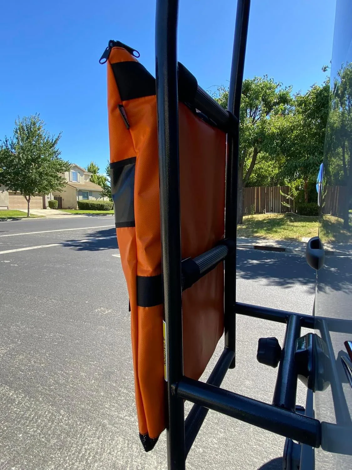 INEOS Grenadier Ladder Trash Bag - 24 inch - Image 30