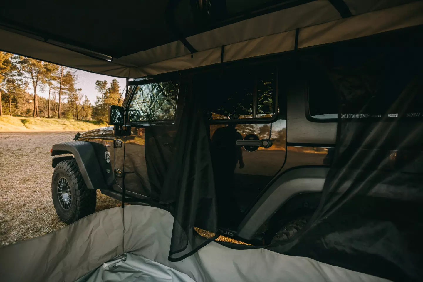James Baroud Falcon Mosquito Netting Room - Image 2