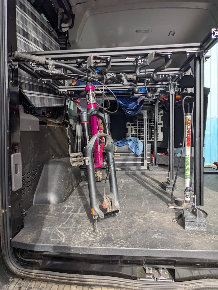 L-track compatible single bike carrier - Image 3