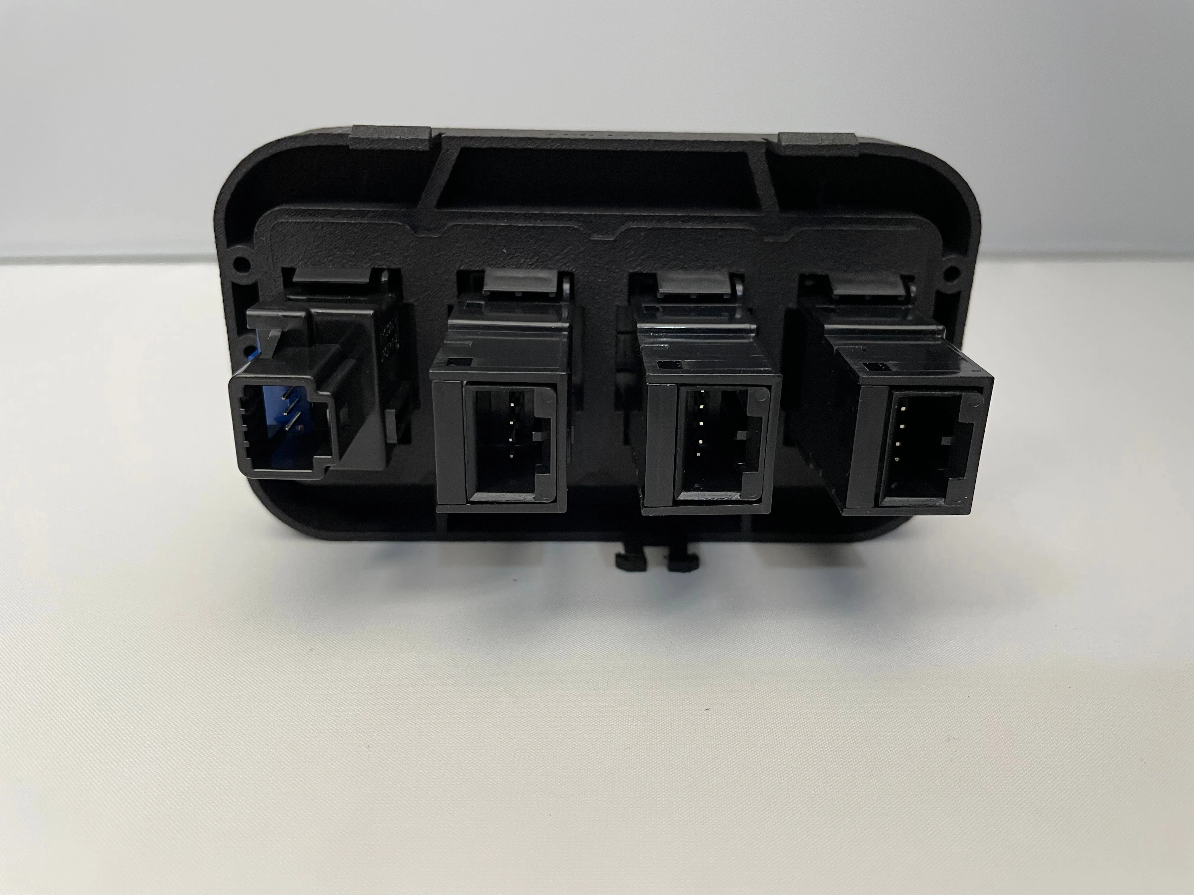 Modular Insert for 4 Short Switches - Image 3