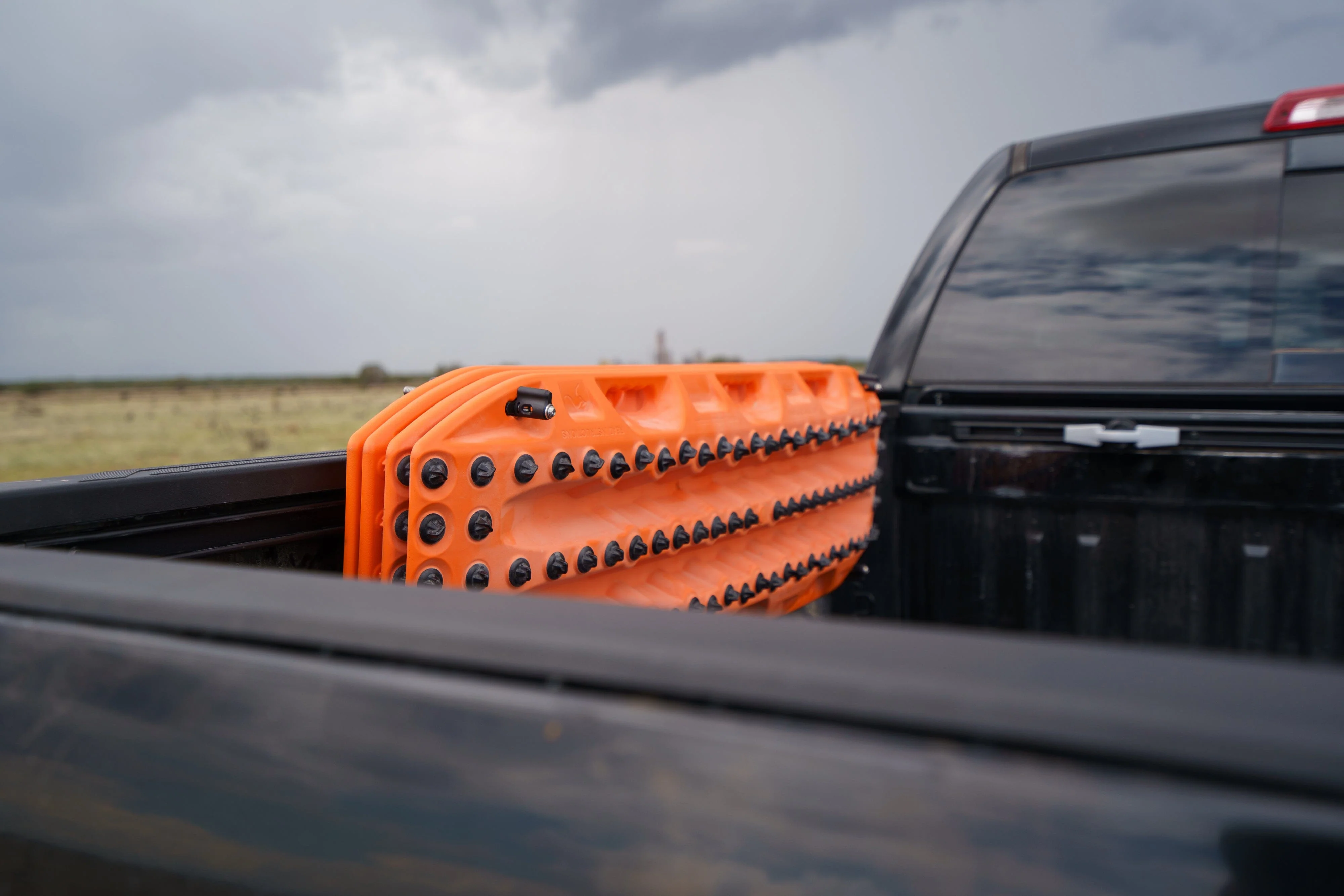 Overland Kitted MAXTRAX Bed Rail Mount - Image 2