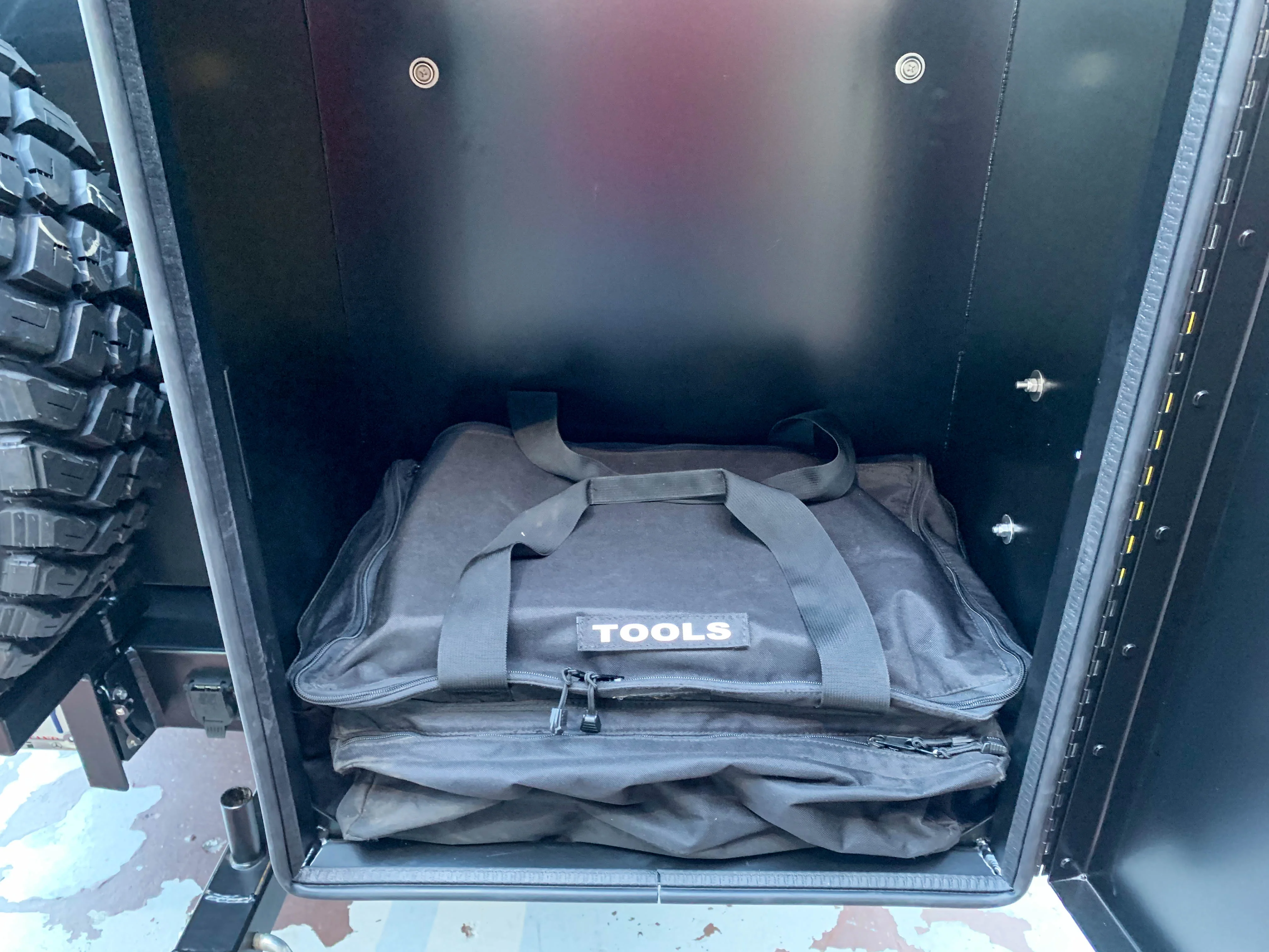 Overland Tool Bag - Complete Set - Image 4