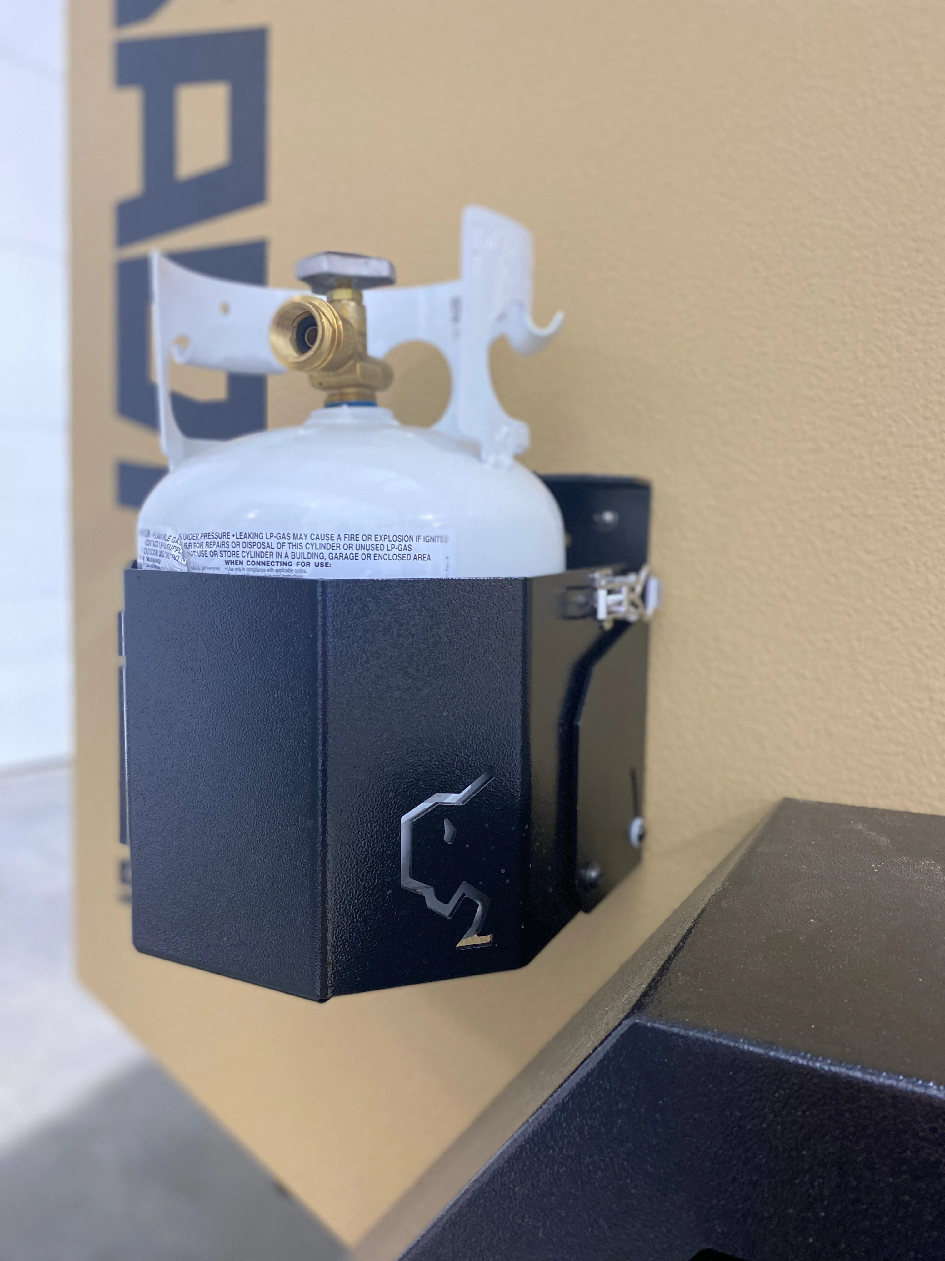 Pro Tank Bracket 5lb - Image 2