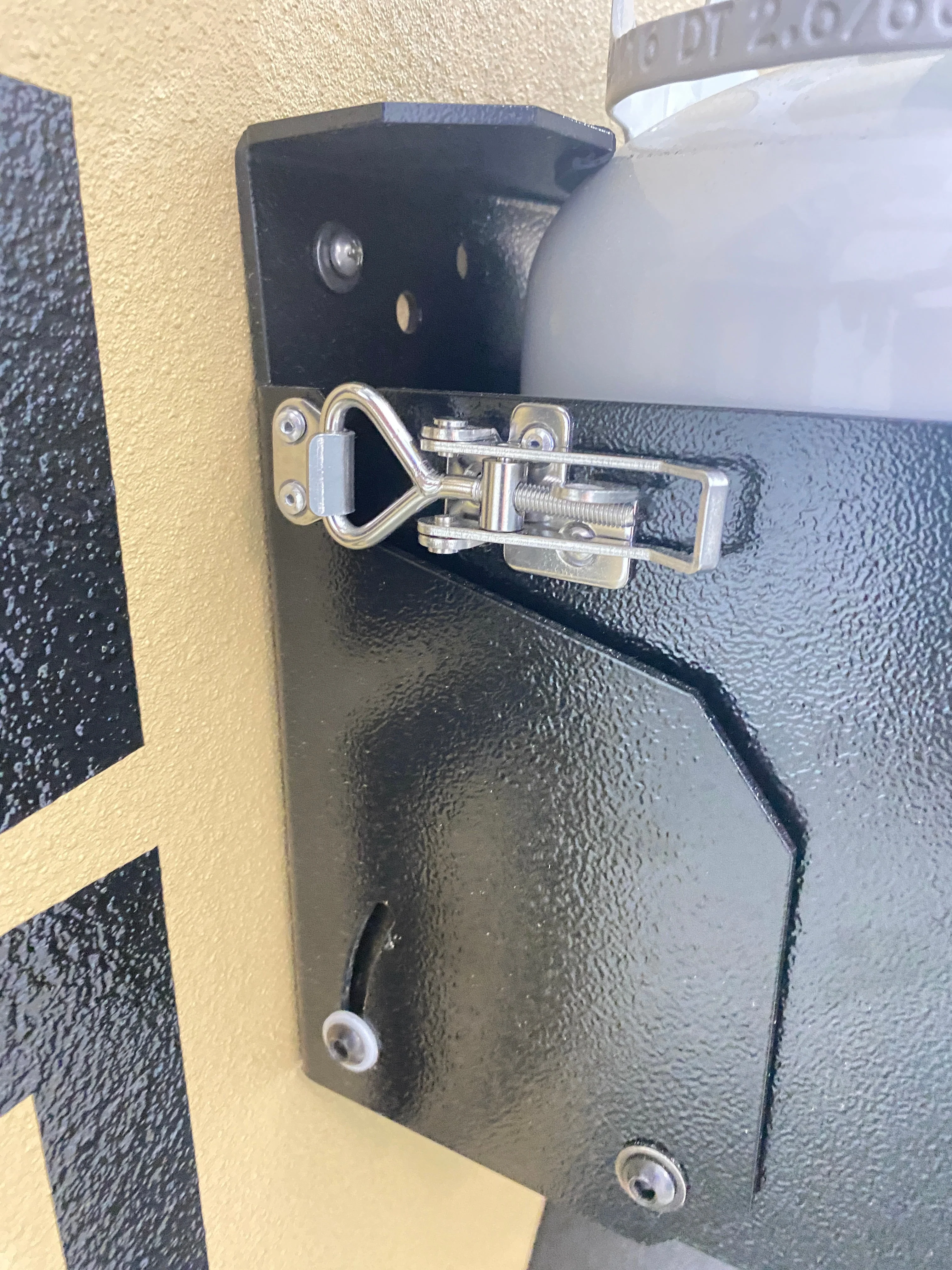 Pro Tank Bracket 5lb - Image 5