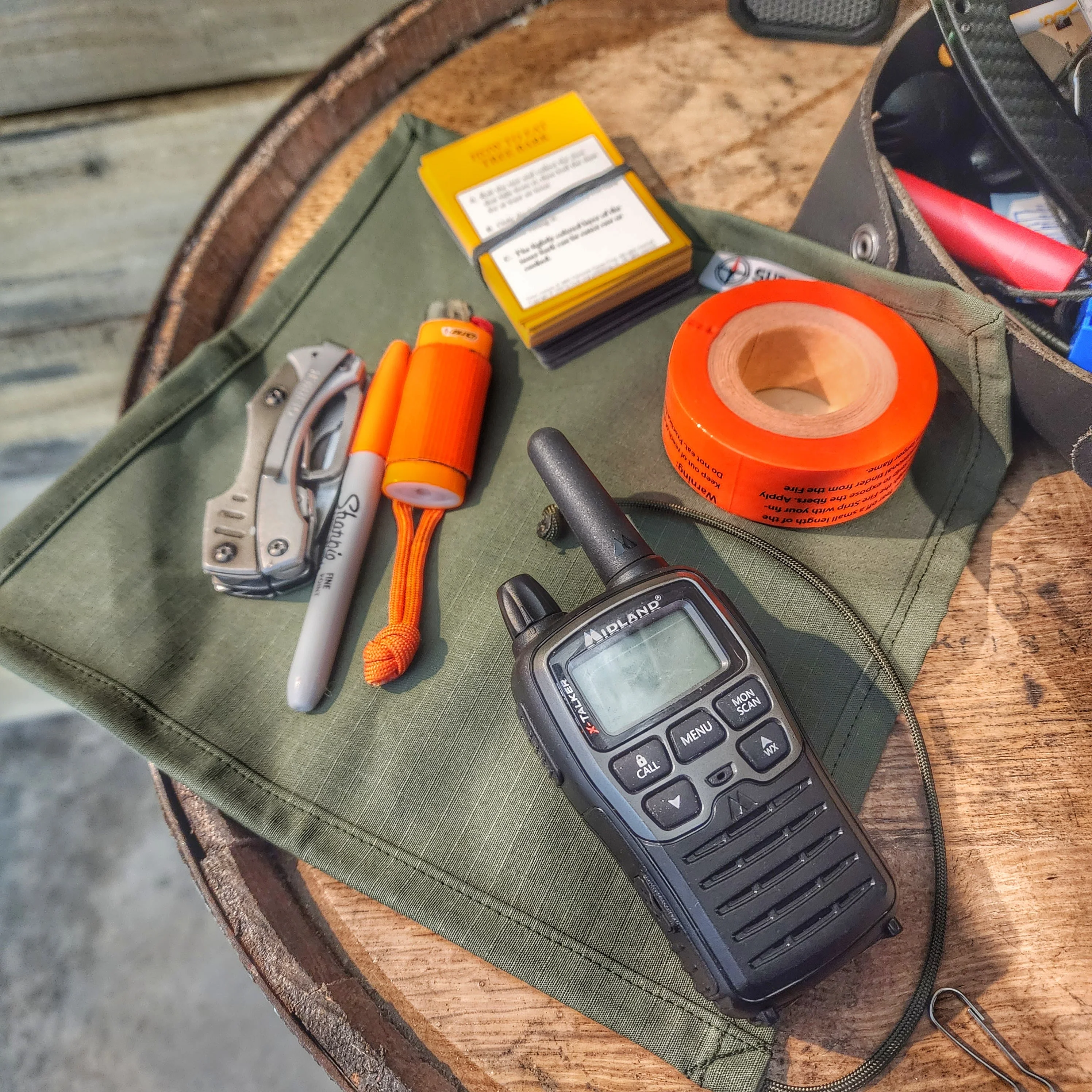Pull Cloth - Lightweight minimalist handkerchief with paracord lanyard. - Image 2