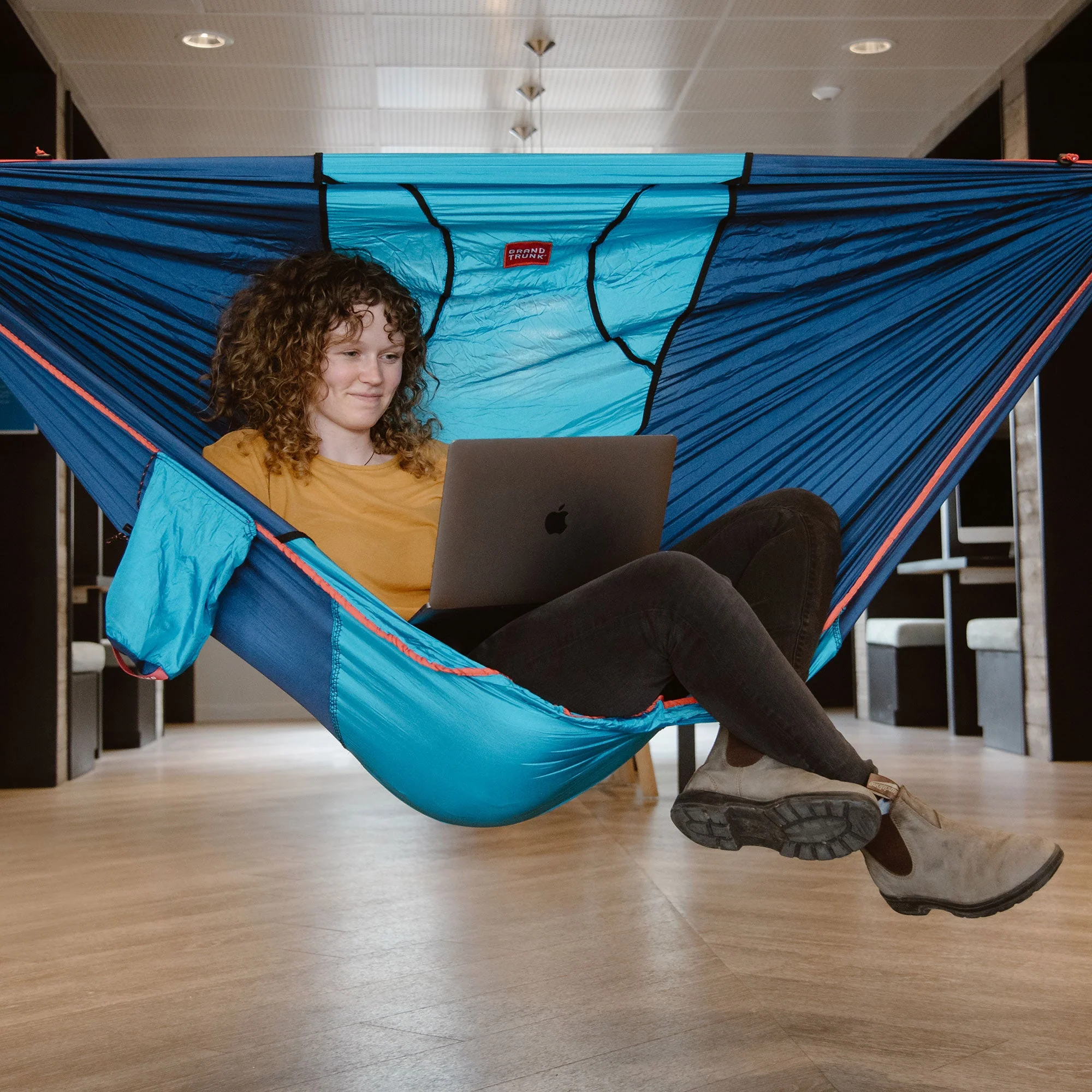 ROVR™ Hanging Chair - Image 7
