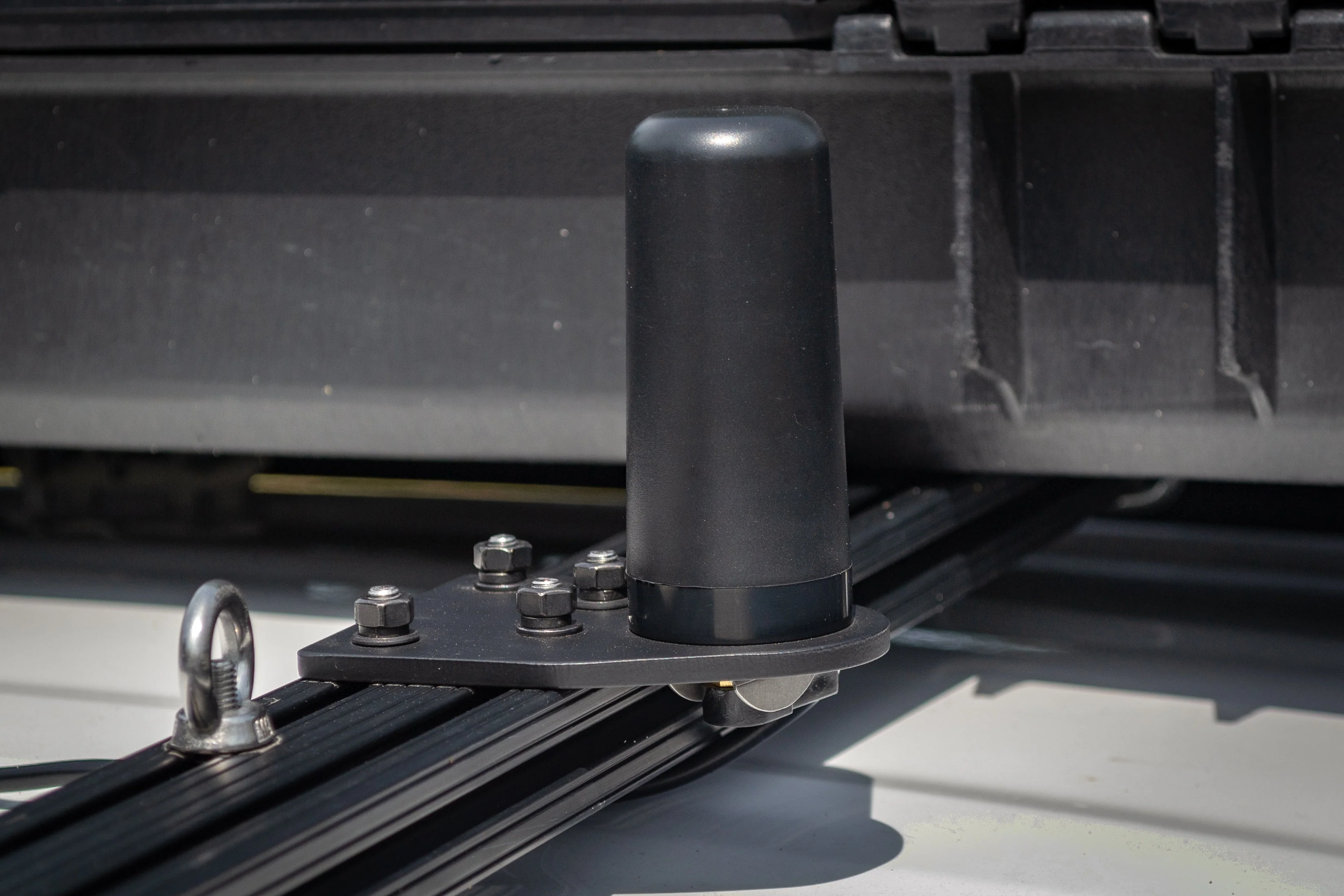 XTR Offroad Roof Rack Antenna Mount - Image 4